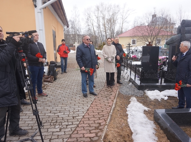 Представители СПбГУТ почтили память Бориса Розинга в Архангельске