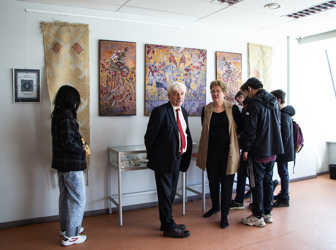 Рукотворное чудо: в университете засияла «Творческая мозаика»