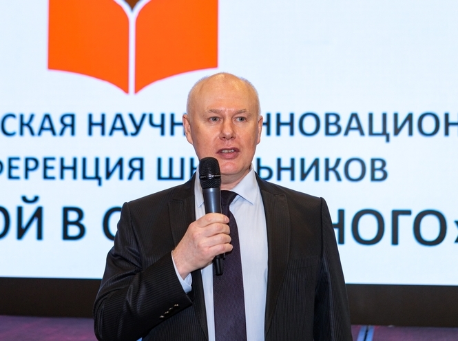 «Открой в себе учёного»: заведующий кафедрой ЭБТ выступил экспертом на конференции