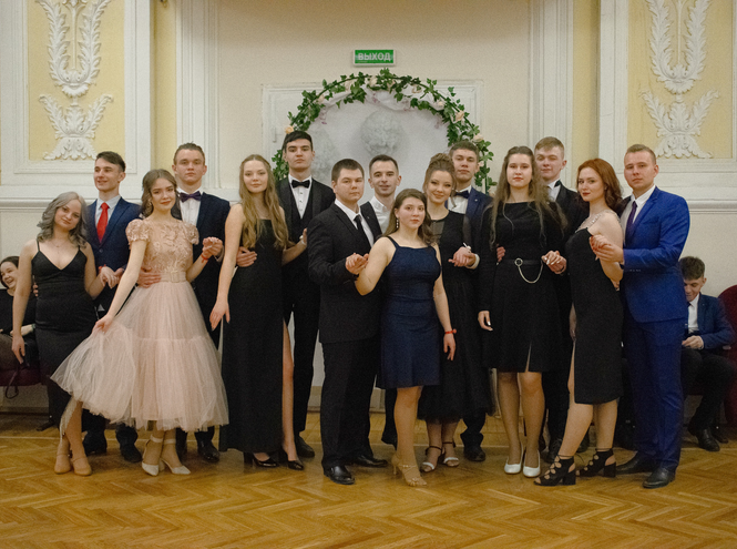 Вальс, платья, восторг: в СПбГУТ прошел Студенческий бал