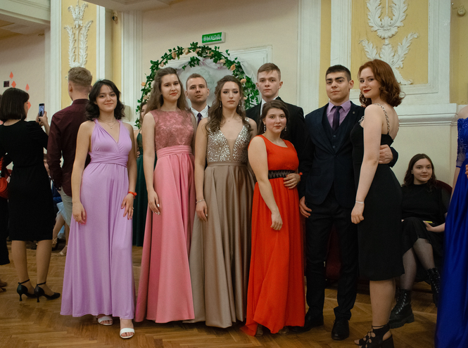Вальс, платья, восторг: в СПбГУТ прошел Студенческий бал