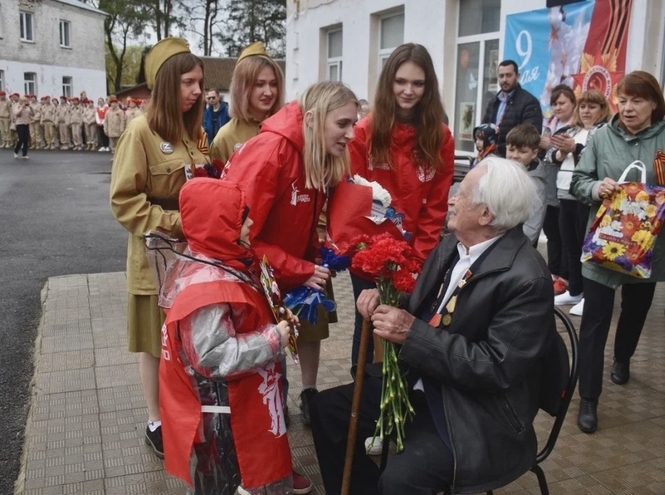 Смоленский колледж телекоммуникаций принял участие в праздничных мероприятиях ко Дню Победы