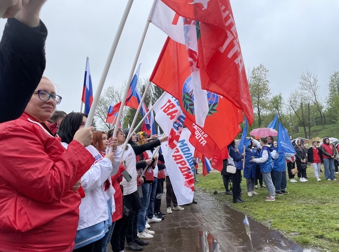 В Смоленске прошел патриотический концерт «Своих не бросаем»