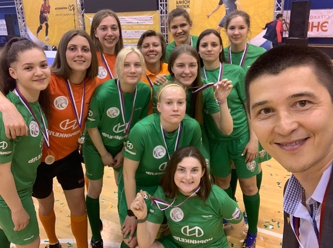 Женская сборная по мини-футболу СПбГУТ – серебряный призер всероссийских соревнований