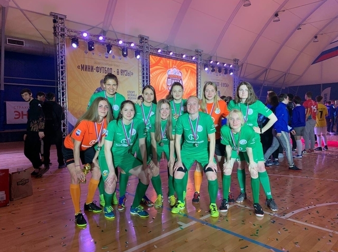Женская сборная по мини-футболу СПбГУТ – серебряный призер всероссийских соревнований