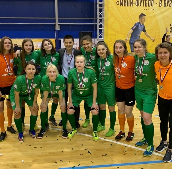 Женская сборная по мини-футболу СПбГУТ – серебряный призер всероссийских соревнований
