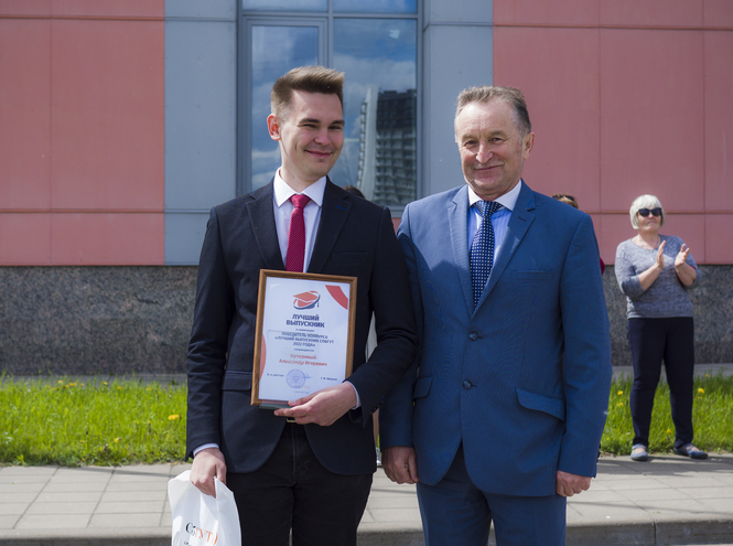 В СПбГУТ назвали имена лучших выпускников 2022 года