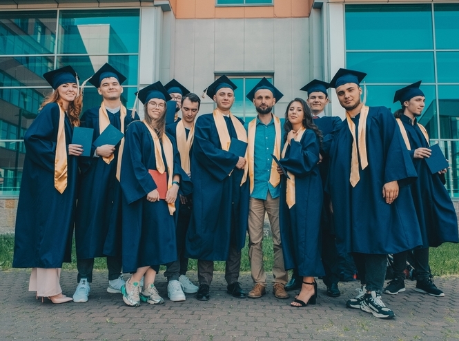 В добрый путь, выпускники!