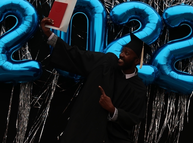 В СПбГУТ вручили дипломы магистрам