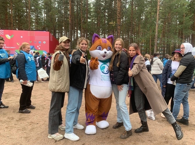 «ЭкоБонч» принял участие в акции по очистке побережья Финского залива