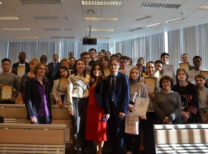 В СПбГУТ наградили победителей конкурса «ТОП-10» среди иностранных студентов