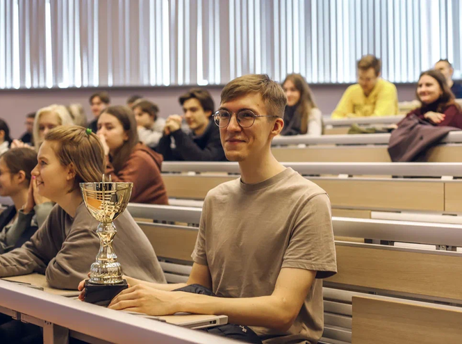 На факультете ИСиТ выбрана лучшая учебная группа 2021/2022 учебного года