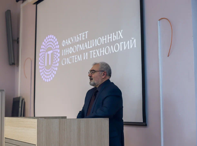 На факультете ИСиТ выбрана лучшая учебная группа 2021/2022 учебного года