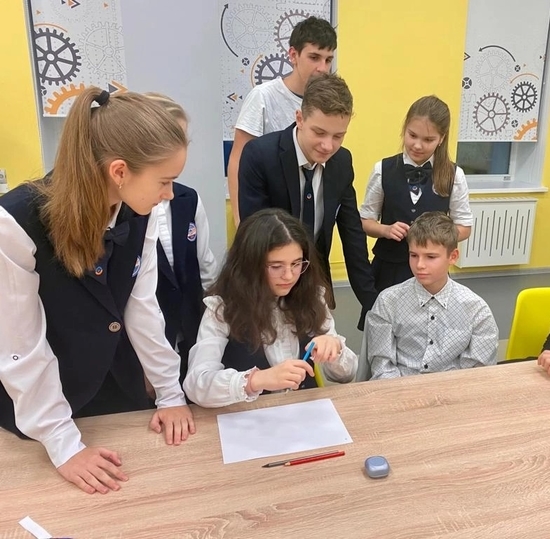 Студенты СПбГУТ провели мастер-класс в городской школе №777
