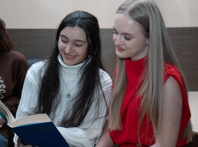 Участники факультатива «Речевой имидж специалиста» СПбГУТ на встрече со стилистом-имиджмейкером