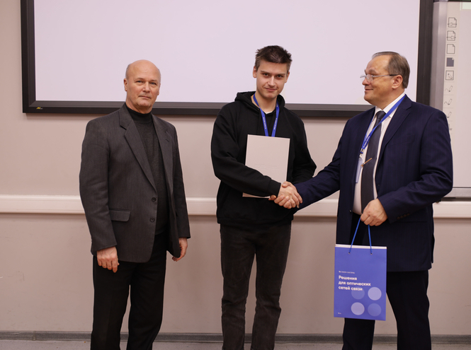 В СПбГУТ выпустили первых студентов базовой кафедры ВТС DWDM компании «Т8»