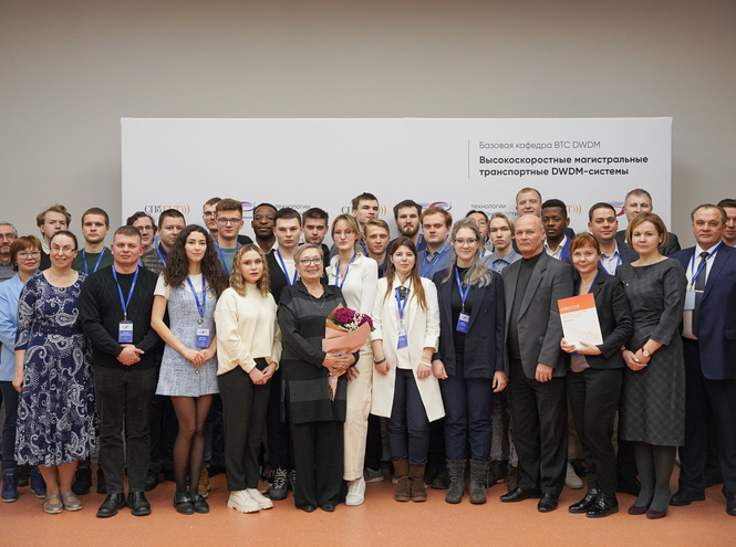 В СПбГУТ выпустили первых студентов базовой кафедры ВТС DWDM компании «Т8»