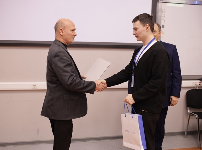 В СПбГУТ выпустили первых студентов базовой кафедры ВТС DWDM компании «Т8»