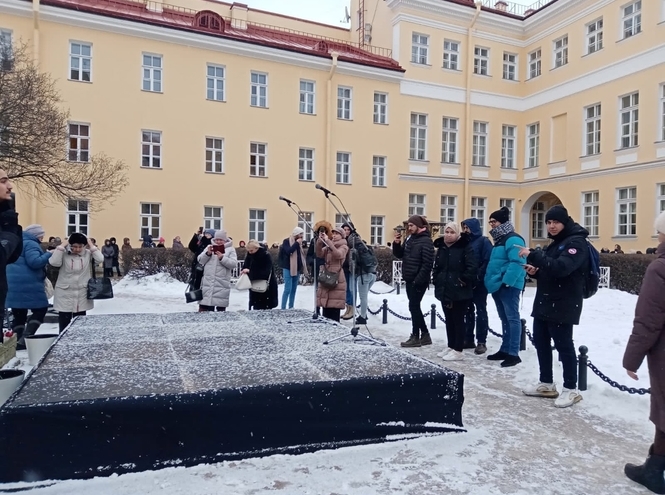 Студенты подготовительного отделения для иностранцев и колледжа – на мероприятиях ко Дню памяти А. Пушкина