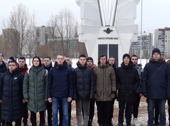 Студенты ВУЦ приняли участие в торжественно-траурной церемонии в парке Боевого Братства