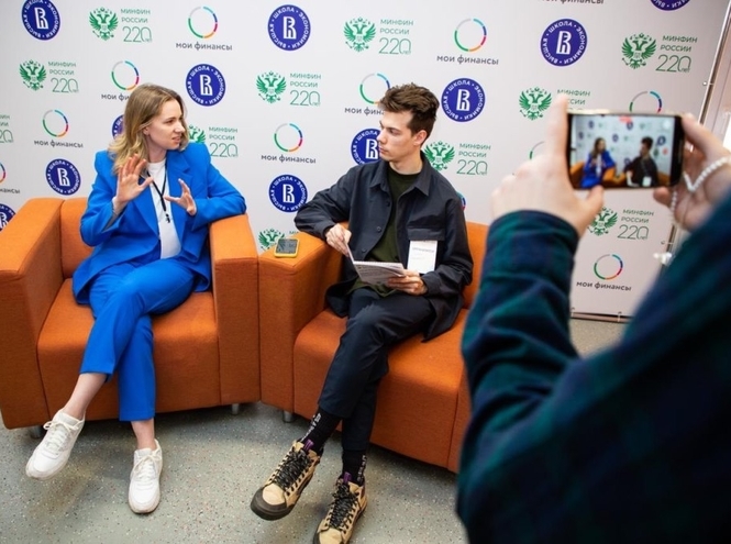 Проба пера: студенты факультета СЦТ провели интервью на международной конференции