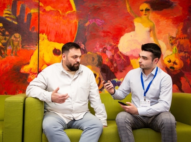 Проба пера: студенты факультета СЦТ провели интервью на международной конференции