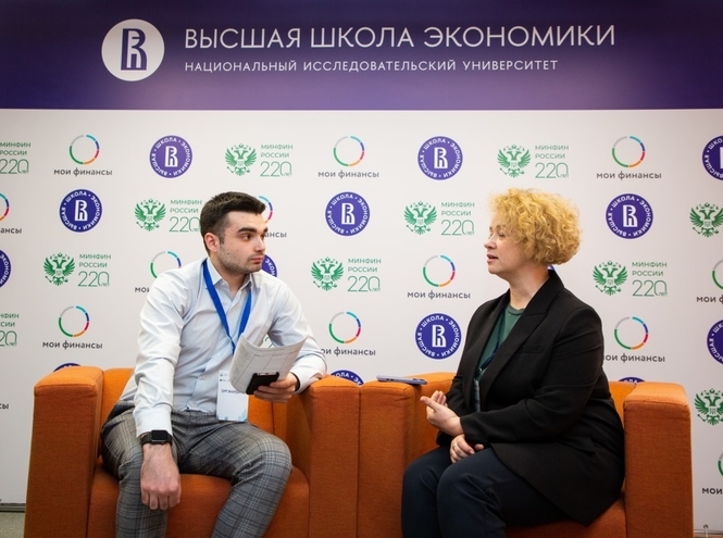 Проба пера: студенты факультета СЦТ провели интервью на международной конференции