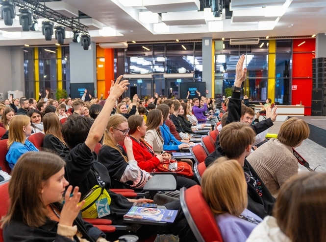Студенты СПбГУТ прошли образовательный интенсив от Росмолодежи