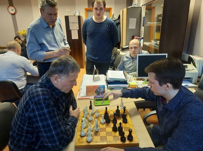 Работники СПбГУТ за шахматной доской