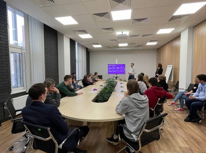 Студенты СПбГУТ посетили центр управления сетью МегаФона