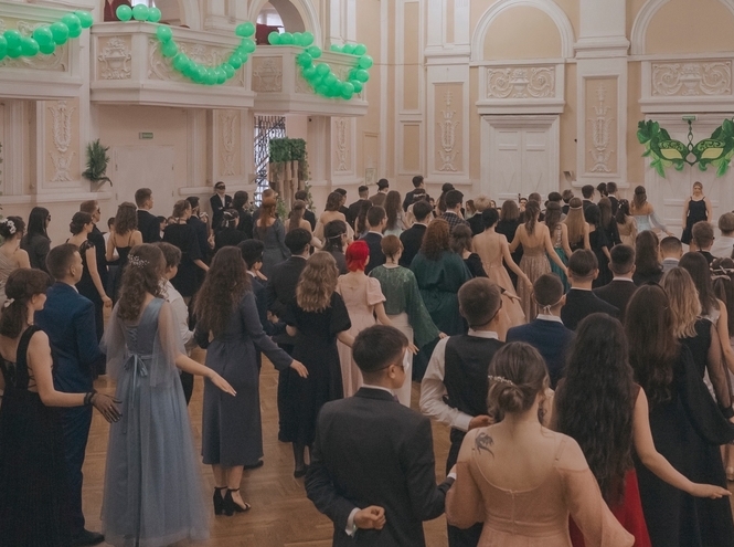 Там, где мерцают светлячки: в СПбГУТ прошел ежегодный Студенческий бал