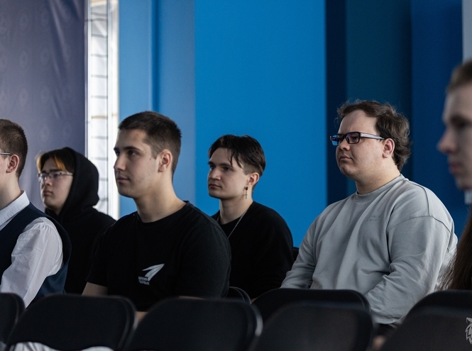 В коворкинг-пространстве СПбГУТ поговорили про космос