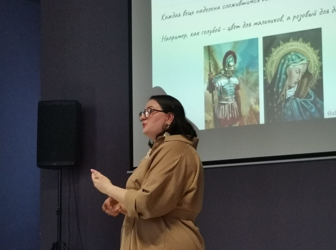 Участники факультатива «Речевой имидж специалиста» на встрече с экспертом по психологии образа