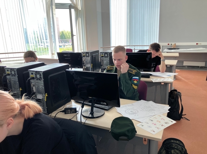 Четкость линий и деталей: СПбГУТ провел «Тотальный чертеж – 2023»