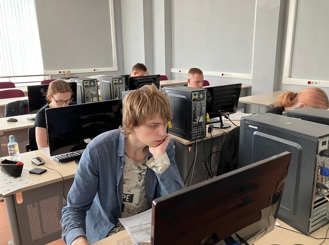 Четкость линий и деталей: СПбГУТ провел «Тотальный чертеж – 2023»