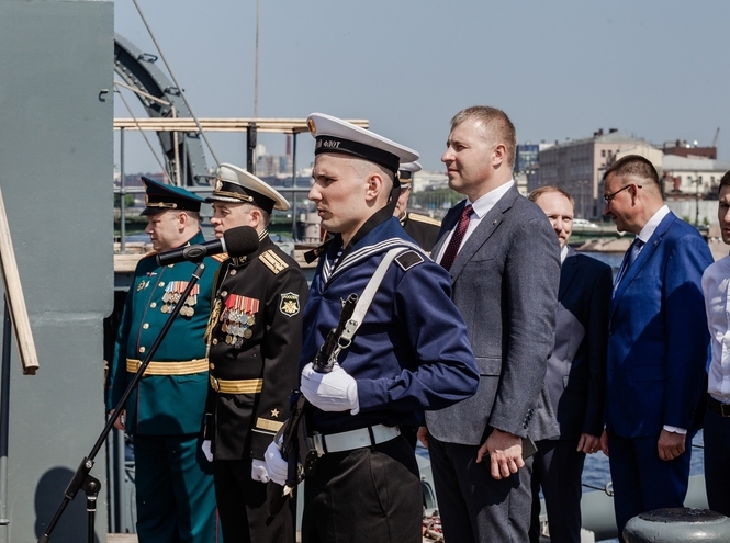 Студенты военного учебного центра СПбГУТ приняли присягу на крейсере «Аврора»