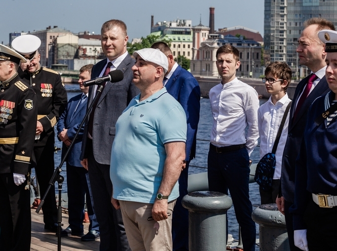 Студенты военного учебного центра СПбГУТ приняли присягу на крейсере «Аврора»