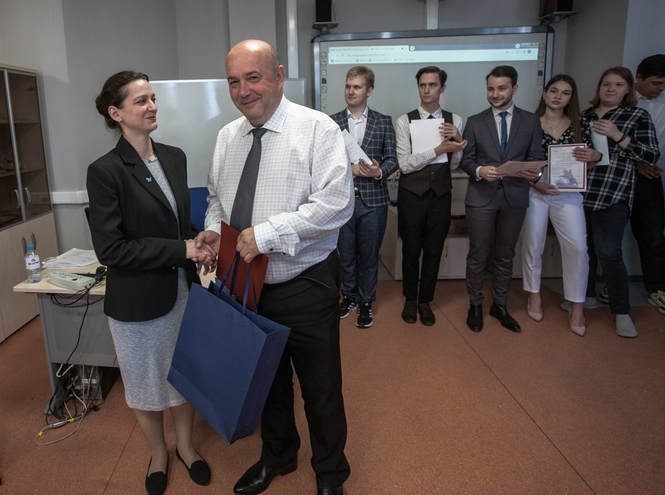 В СПбГУТ прошел выпуск студентов базовой кафедры компании РТРС