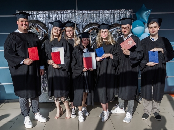 В добрый путь, выпускники!