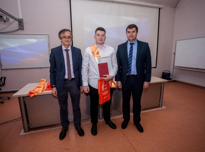 В добрый путь, выпускники!