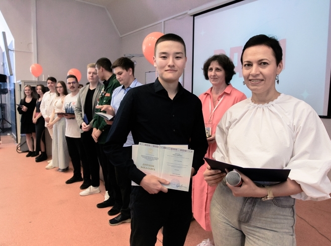 В добрый путь, выпускники!