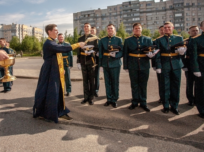 В добрый путь, выпускники!