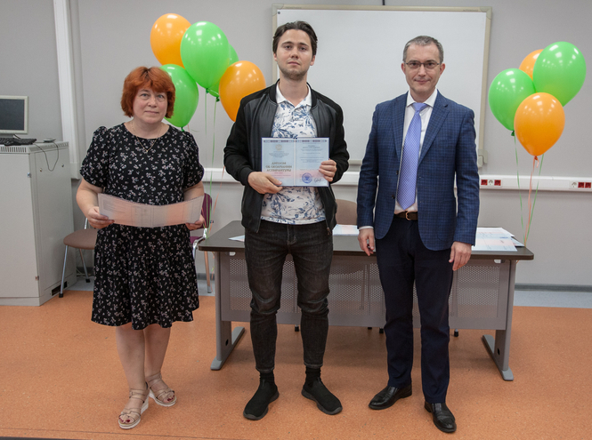 В СПбГУТ вручили дипломы выпускникам аспирантуры