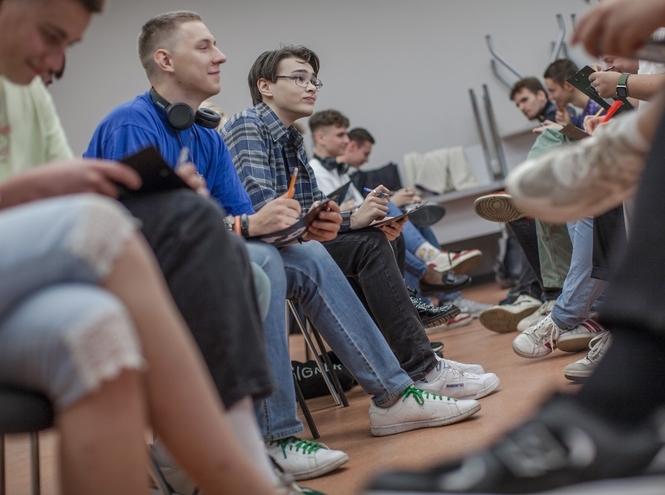 Будущие наставники первокурсников начали обучение в Школе кураторов СПбГУТ