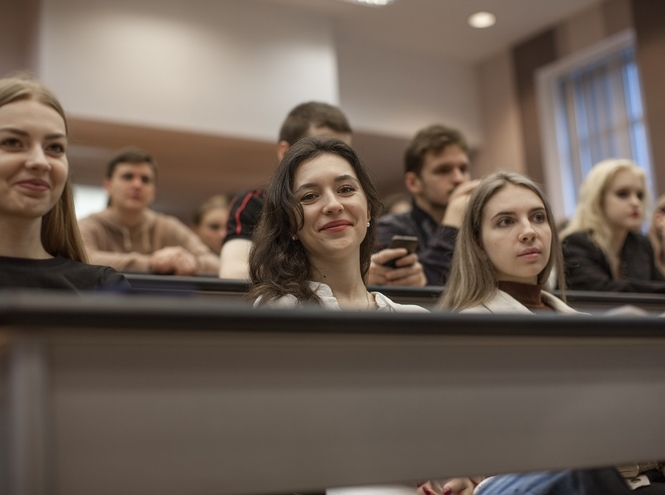 Будущие наставники первокурсников начали обучение в Школе кураторов СПбГУТ