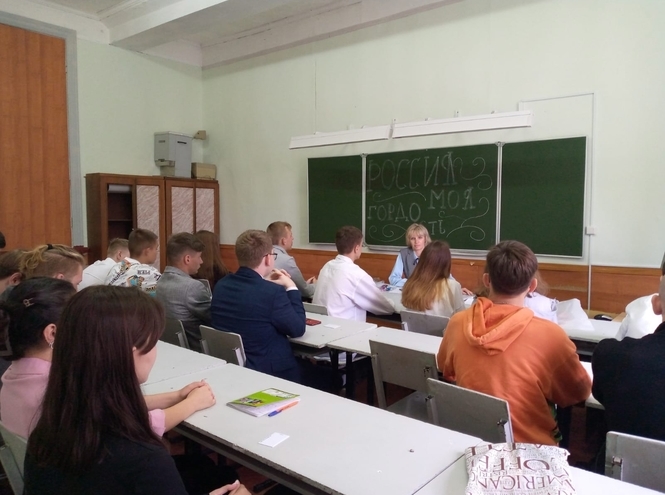 Смоленский колледж телекоммуникаций празднично встретил День знаний