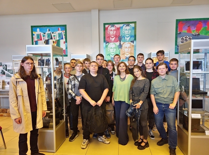 #ПоделисьЗнанием: студенты-радиосвязисты посетили «Музей СПбГУТ»