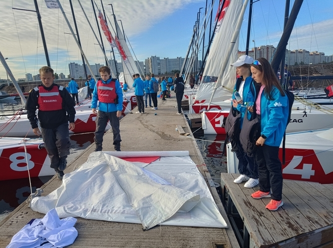 Студенты СПбГУТ на соревнованиях по парусному спорту