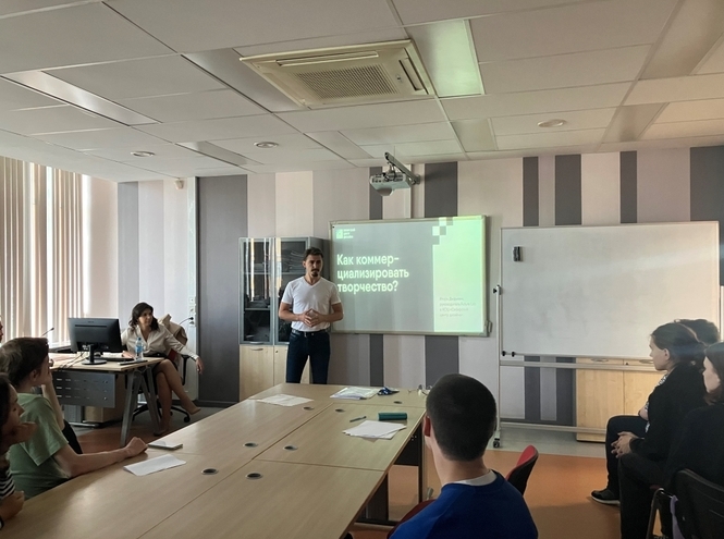 Факультеты ИСиТ и СЦТ на акции «Поделись своим знанием»