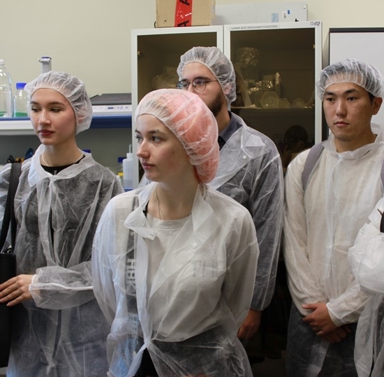 Студенты СПбГУТ посетили биотехнологический холдинг Санкт-Петербурга